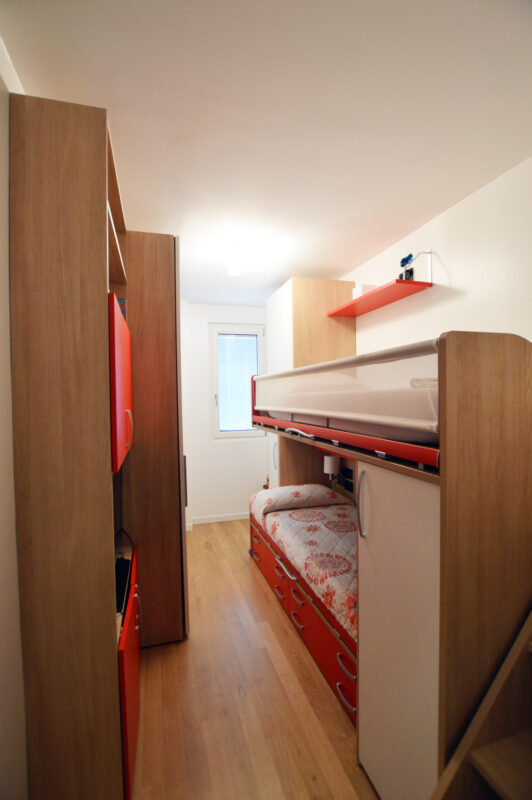 Milano un ampio appartamento da scoprire