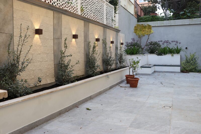 Ristrutturazione di un piccolo appartamento con giardino