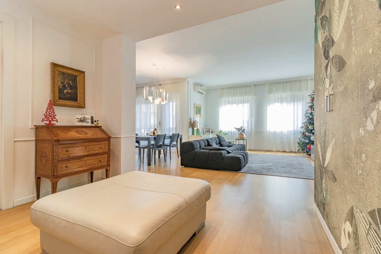 Salotto in stile classico contemporaneo - Vista 11